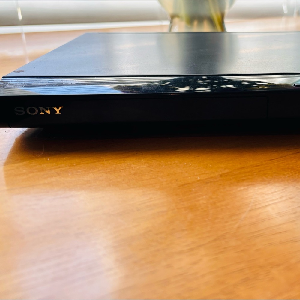 Sony DVD player w/ connection